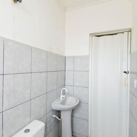 Casa para alugar com 60m², 1 quarto e sem vaga Casa para alugar com 60m², 1 quarto e sem vagaBanheiro