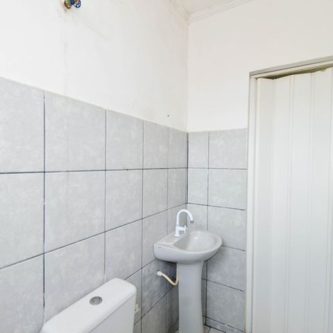 Casa para alugar com 60m², 1 quarto e sem vaga Casa para alugar com 60m², 1 quarto e sem vagaBanheiro