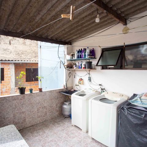 Casa à venda com 250m², 5 quartos e 1 vagaÁrea de Serviço Casa 1