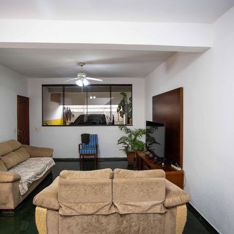 Casa à venda com 250m², 5 quartos e 1 vagaSala de TV Casa 1