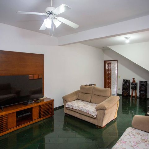 Casa à venda com 250m², 5 quartos e 1 vagaSala de TV Casa 1