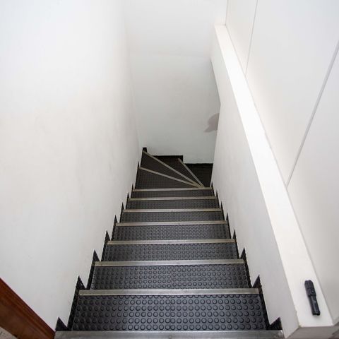 Casa à venda com 250m², 5 quartos e 1 vagaEscada