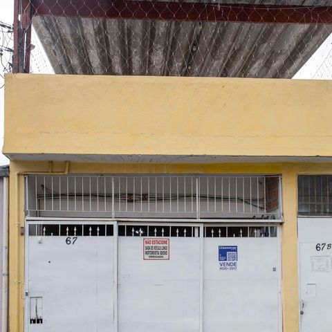 Casa à venda com 250m², 5 quartos e 1 vagaFachada