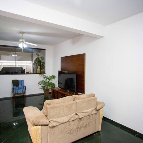 Casa à venda com 250m², 5 quartos e 1 vagaSala de TV Casa 1