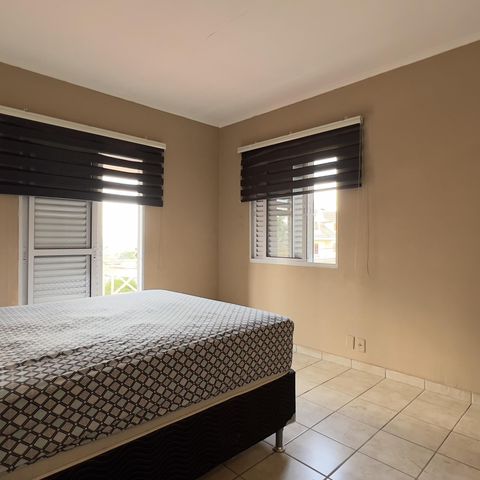 Casa à venda com 200m², 3 quartos e 2 vagasSuíte