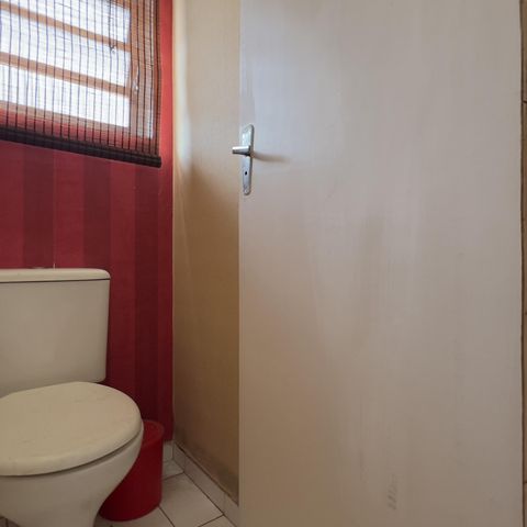 Casa à venda com 200m², 3 quartos e 2 vagasLavabo