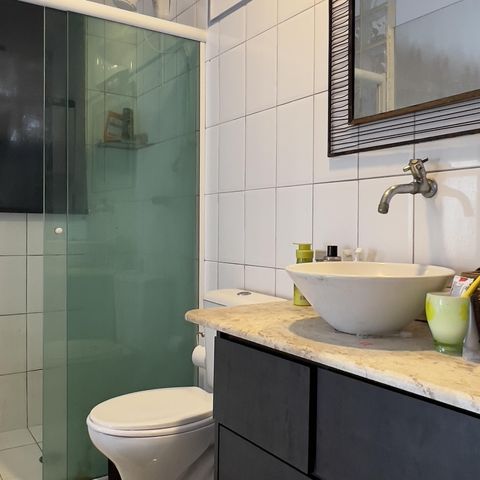 Casa à venda com 200m², 3 quartos e 2 vagasBanheiro da Suíte