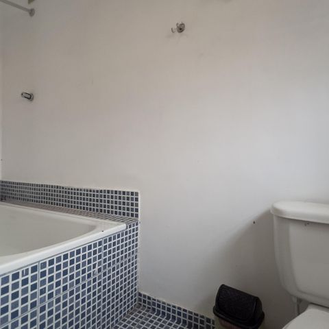 Casa à venda com 200m², 3 quartos e 2 vagasBanheiro