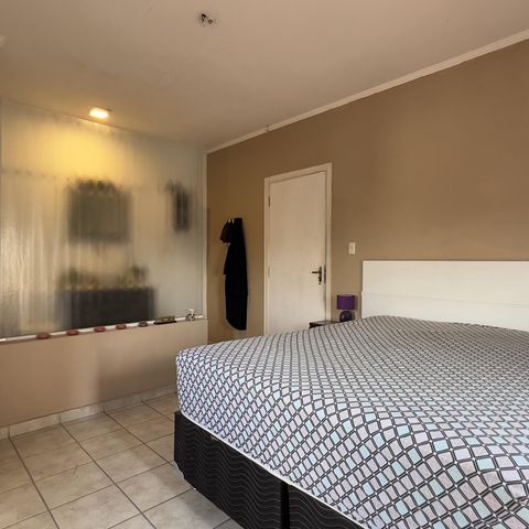 Casa à venda com 200m², 3 quartos e 2 vagasSuíte