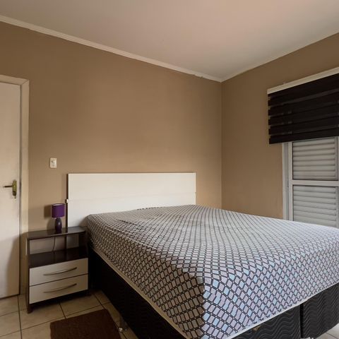 Casa à venda com 200m², 3 quartos e 2 vagasSuíte