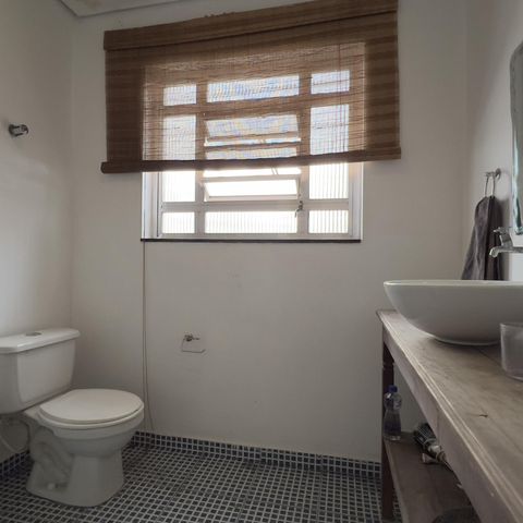 Casa à venda com 200m², 3 quartos e 2 vagasBanheiro