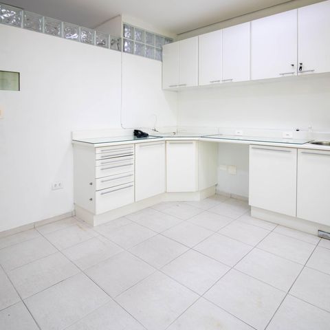 Casa à venda com 30m², 1 quarto e 1 vaga Casa à venda com 30m², 1 quarto e 1 vagaSala 1