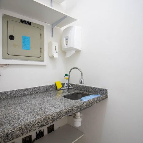 Casa à venda com 30m², 1 quarto e 1 vaga Casa à venda com 30m², 1 quarto e 1 vagaLavatório