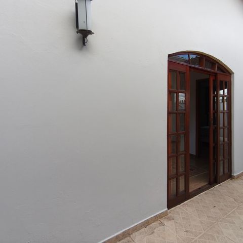 Casa para alugar com 190m², 5 quartos e 4 vagas Casa para alugar com 190m², 5 quartos e 4 vagasCorredor - Quintal