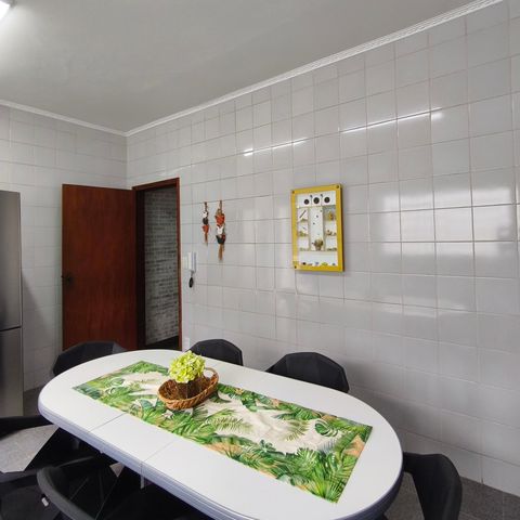 Casa para alugar com 190m², 5 quartos e 4 vagas Casa para alugar com 190m², 5 quartos e 4 vagasCozinha