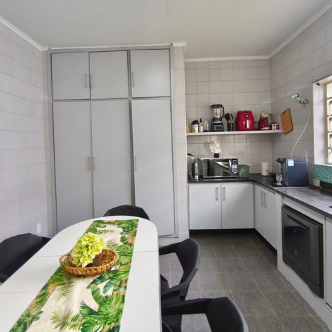 Casa para alugar com 190m², 5 quartos e 4 vagas Casa para alugar com 190m², 5 quartos e 4 vagasCozinha
