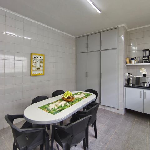 Casa para alugar com 190m², 5 quartos e 4 vagas Casa para alugar com 190m², 5 quartos e 4 vagasCozinha