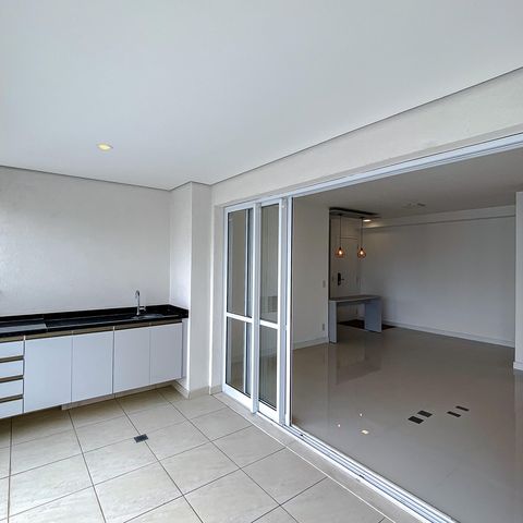 Studio à venda com 53m², 1 quarto e 1 vaga Studio à venda com 53m², 1 quarto e 1 vagaVaranda