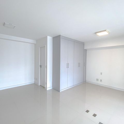 Studio à venda com 53m², 1 quarto e 1 vaga Studio à venda com 53m², 1 quarto e 1 vagaStudio