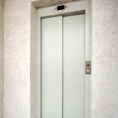 Apartamento para alugar com 33m², 1 quarto e sem vaga Apartamento para alugar com 33m², 1 quarto e sem vagaHall do elevador