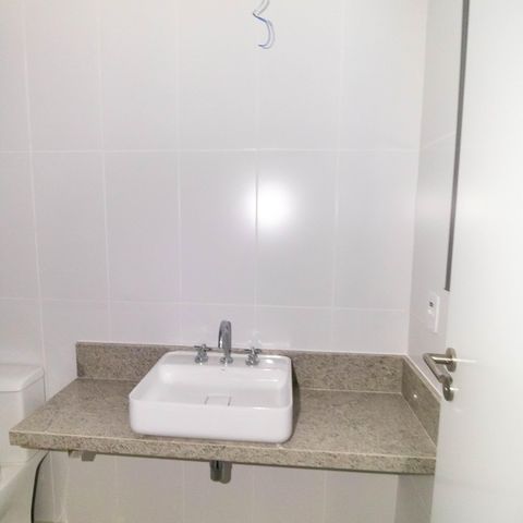Apartamento para alugar com 147m², 3 quartos e 2 vagas Apartamento para alugar com 147m², 3 quartos e 2 vagasBanheiro da Suíte 1