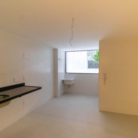 Apartamento para alugar com 147m², 3 quartos e 2 vagas Apartamento para alugar com 147m², 3 quartos e 2 vagasCozinha e Área de Serviço