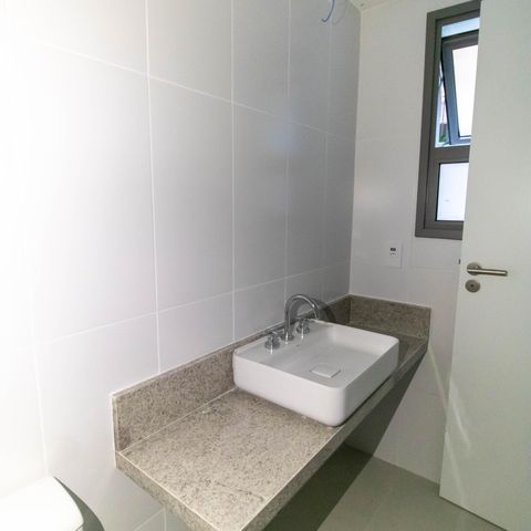 Apartamento para alugar com 147m², 3 quartos e 2 vagas Apartamento para alugar com 147m², 3 quartos e 2 vagasBanheiro da Suíte 1