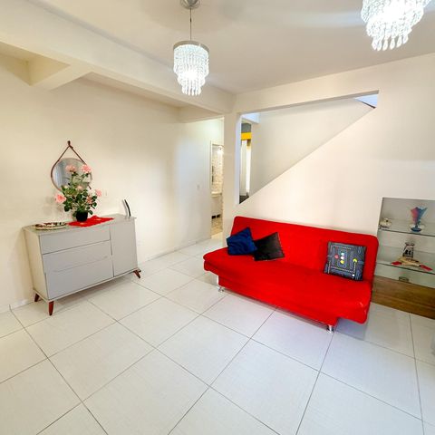 Casa para alugar com 167m², 4 quartos e 6 vagasSala