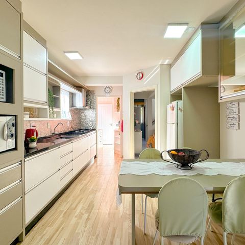 Casa para alugar com 167m², 4 quartos e 6 vagasCozinha