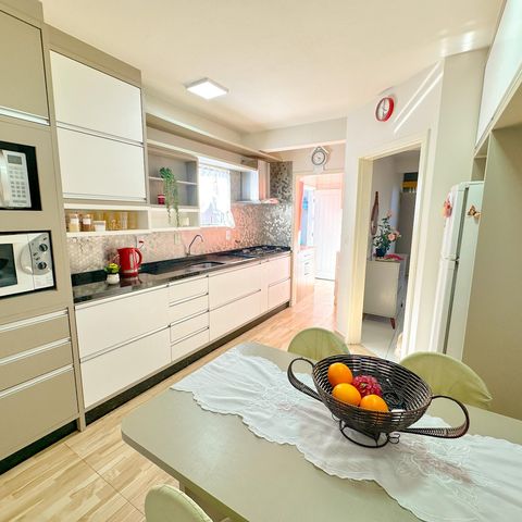 Casa para alugar com 167m², 4 quartos e 6 vagasCozinha