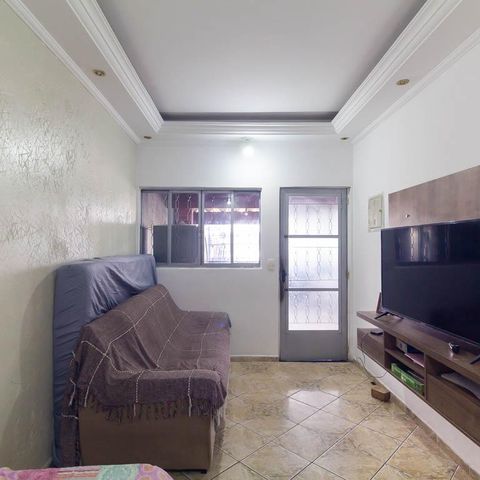 Casa à venda com 80m², 2 quartos e 2 vagas Casa à venda com 80m², 2 quartos e 2 vagasSala