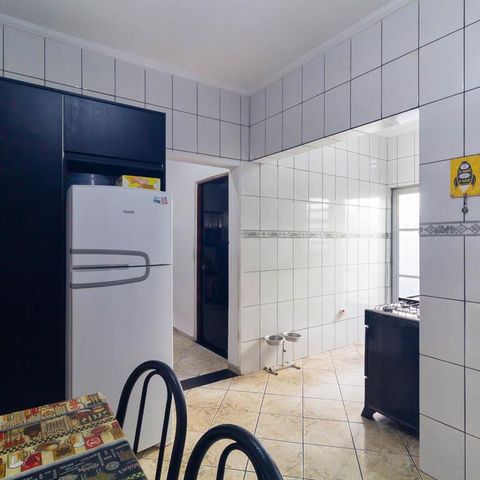 Casa à venda com 80m², 2 quartos e 2 vagas Casa à venda com 80m², 2 quartos e 2 vagasCozinha