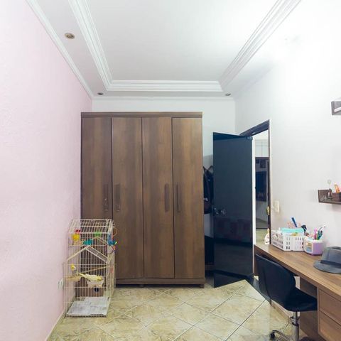 Casa à venda com 80m², 2 quartos e 2 vagas Casa à venda com 80m², 2 quartos e 2 vagasQuarto