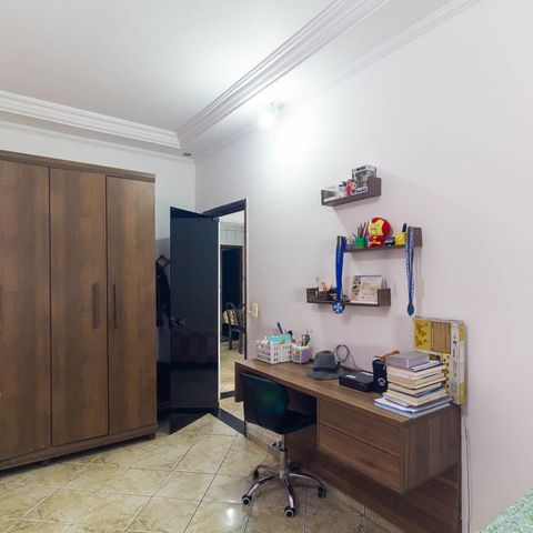 Casa à venda com 80m², 2 quartos e 2 vagas Casa à venda com 80m², 2 quartos e 2 vagasQuarto