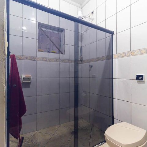 Casa à venda com 80m², 2 quartos e 2 vagas Casa à venda com 80m², 2 quartos e 2 vagasBanheiro
