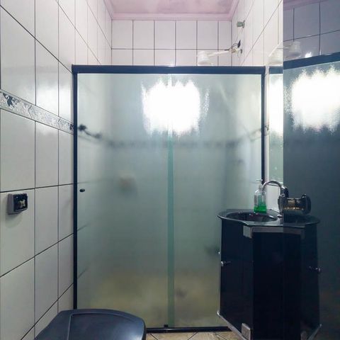 Casa à venda com 80m², 2 quartos e 2 vagas Casa à venda com 80m², 2 quartos e 2 vagasBanheiro