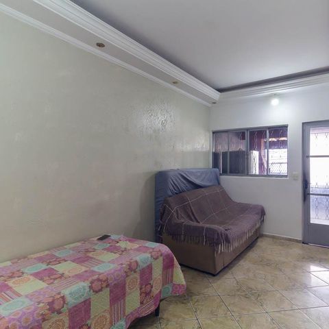 Casa à venda com 80m², 2 quartos e 2 vagas Casa à venda com 80m², 2 quartos e 2 vagasSala