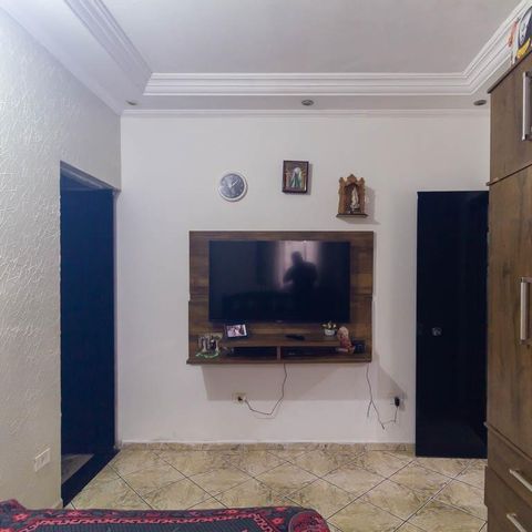 Casa à venda com 80m², 2 quartos e 2 vagas Casa à venda com 80m², 2 quartos e 2 vagasSúite
