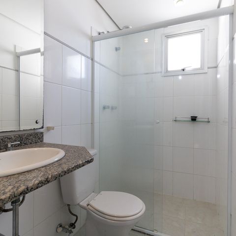 Apartamento à venda com 69m², 2 quartos e 2 vagasBanheiro da Suíte