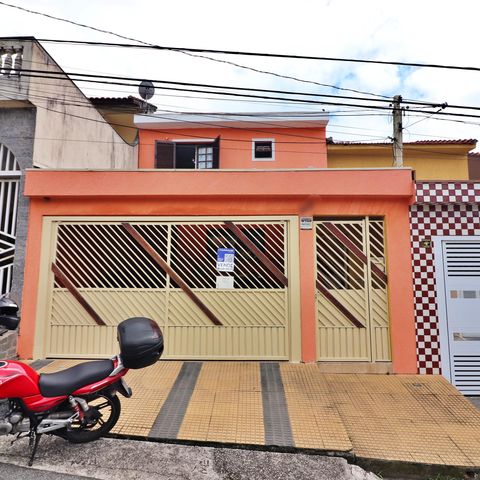 Casa à venda com 160m², 3 quartos e 2 vagasFachada