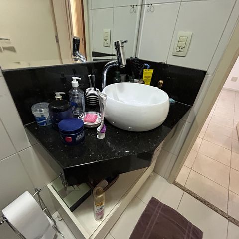 Apartamento à venda com 98m², 4 quartos e 2 vagasBanheiro 1