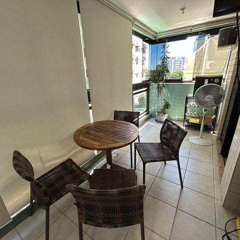 Apartamento à venda com 98m², 4 quartos e 2 vagasVaranda da Sala