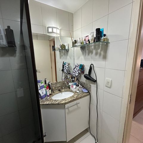Apartamento à venda com 98m², 4 quartos e 2 vagasBanheiro da Suíte