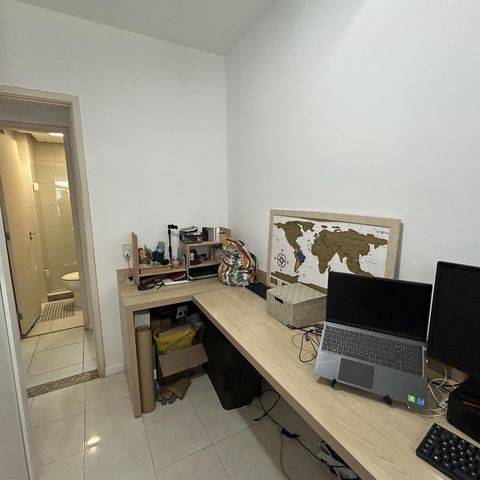 Apartamento à venda com 98m², 4 quartos e 2 vagasEscritório