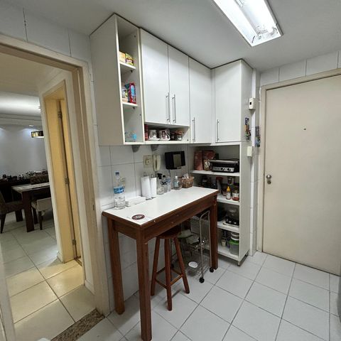 Apartamento à venda com 98m², 4 quartos e 2 vagasCozinha