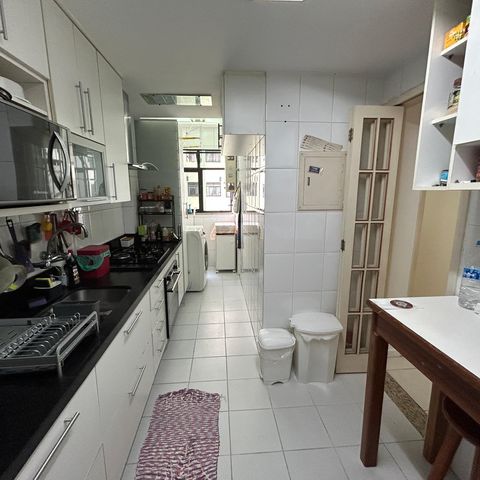 Apartamento à venda com 98m², 4 quartos e 2 vagasCozinha