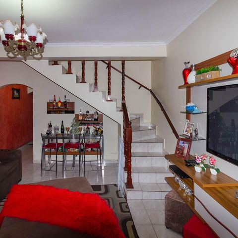 Casa para alugar com 180m², 4 quartos e 2 vagasSala