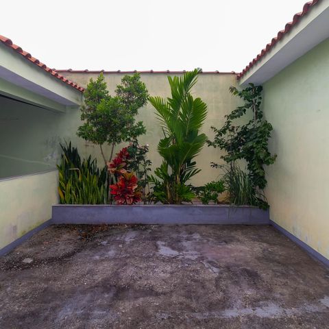 Casa para alugar com 180m², 4 quartos e 2 vagasJardim/Quintal