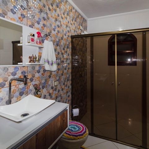Casa para alugar com 180m², 4 quartos e 2 vagasBanheiro 1