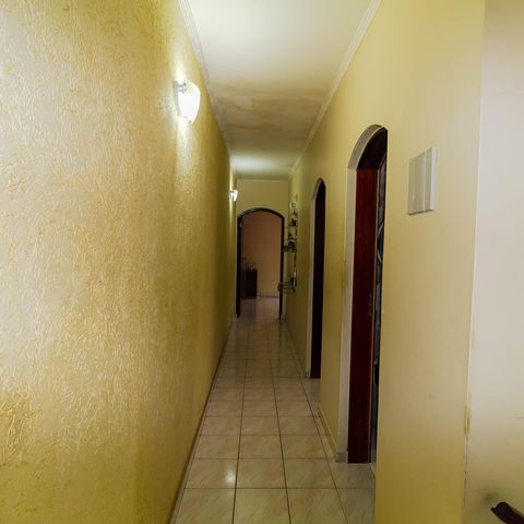 Casa para alugar com 180m², 4 quartos e 2 vagasCorredor dos Quartos
